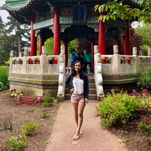 Lovely cold shoulder H&M cute white top size 4 - Picture 2 of 6